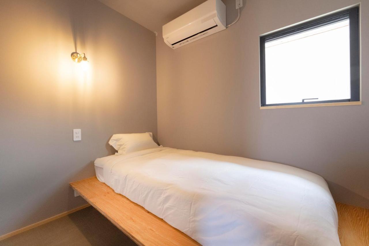 Coliving & Cafe Sando Imabari Railway Station Exteriör bild